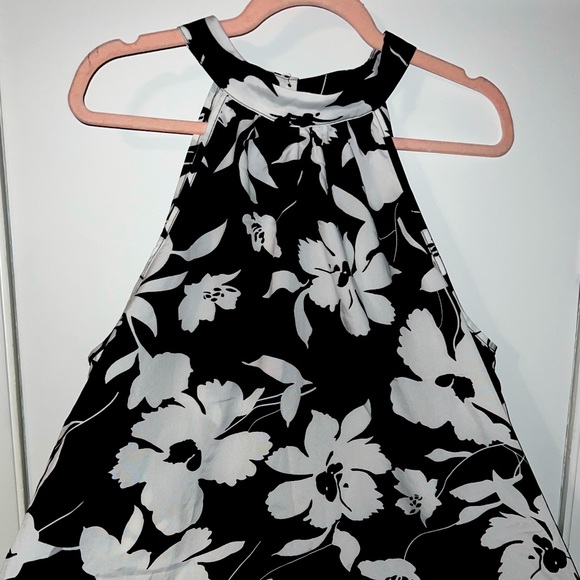 CUPSHE- Floral Print Halter Top, Sleeveless Tank Tops Shirts- Black and White - Picture 2 of 5